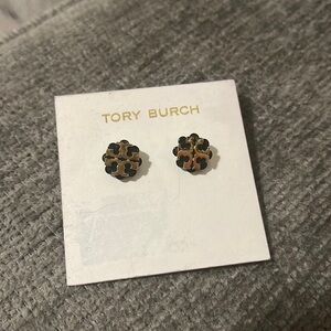 Tory Burch LOGO FLOWER RESIN STUD EARRINGS